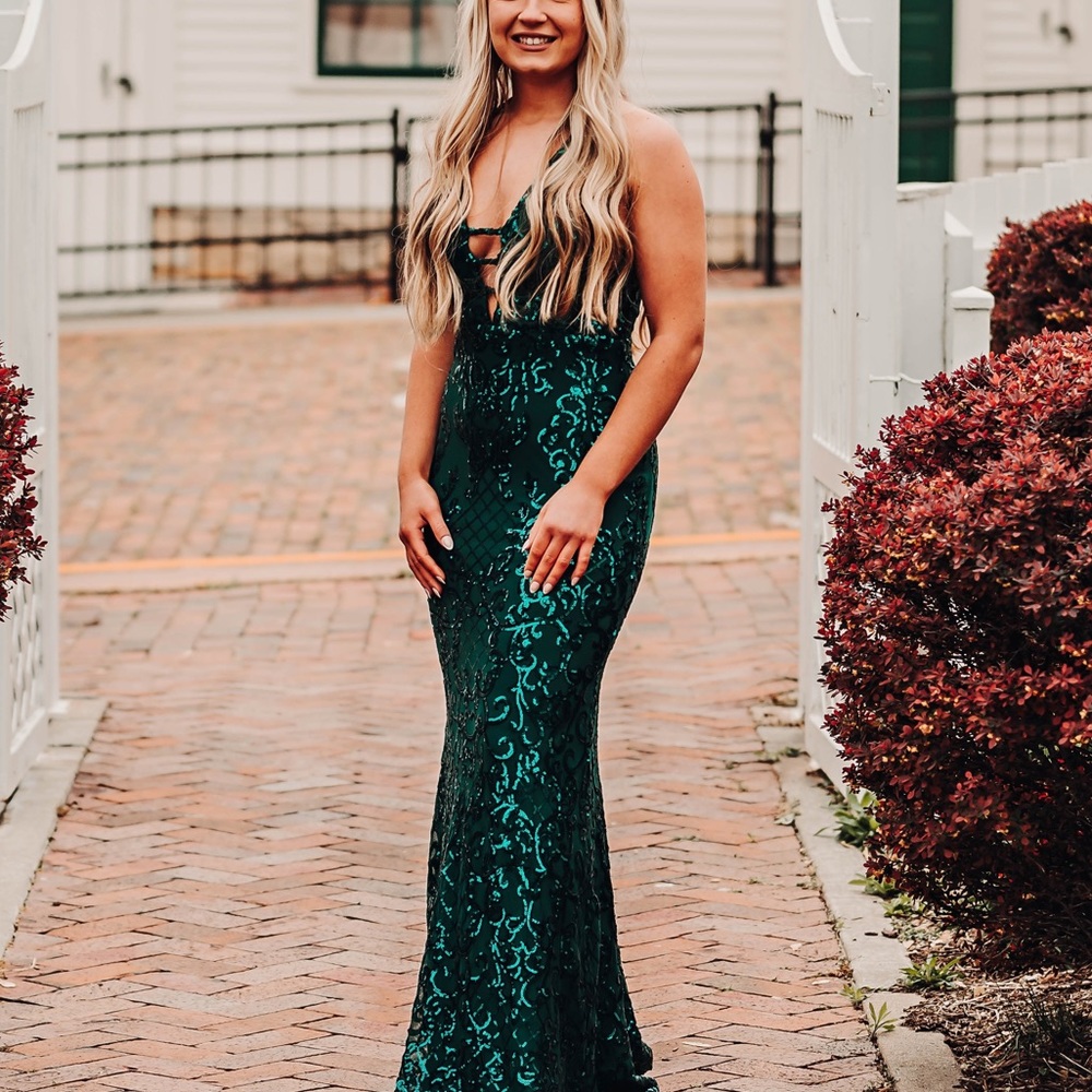 Blondie Nites prom dress